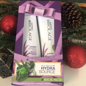 Biolage  shampoo and conditioner holiday set!